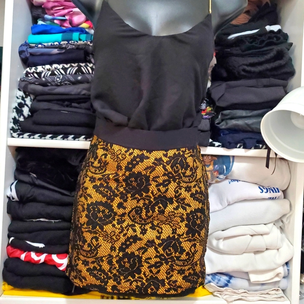 Divided by H&M Women Lace Yellow/Blk Mini Skirt